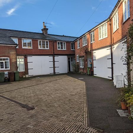 Lovely Stable mews in hidden location Apartamento Royal Tunbridge Wells Exterior foto